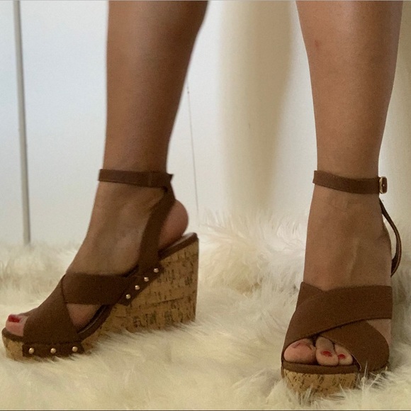 Tan, Faux Leather Wedges.  Ankle-strap Sandals. - Picture 2 of 4